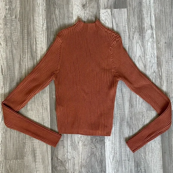 💛 Rust Ribbed Knit Sweater - Picture 2 of 2